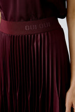 Load image into Gallery viewer, Pleated Skirt in Bramble Berry
