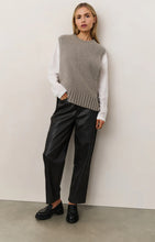 Load image into Gallery viewer, Sleeveless Buckle Sweater
